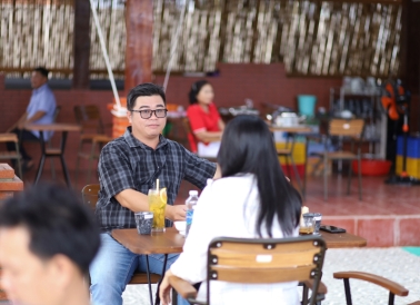 CAFE VƯỜN LAN - ÚT TOÀN